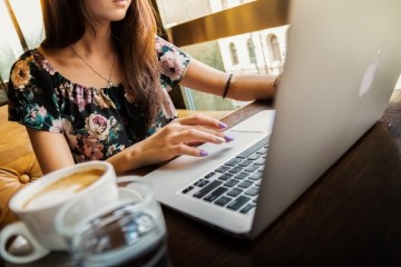 Zdjęcie artykułu KOBIETY-MATKI I ICH POWRÓT NA RYNEK PRACY